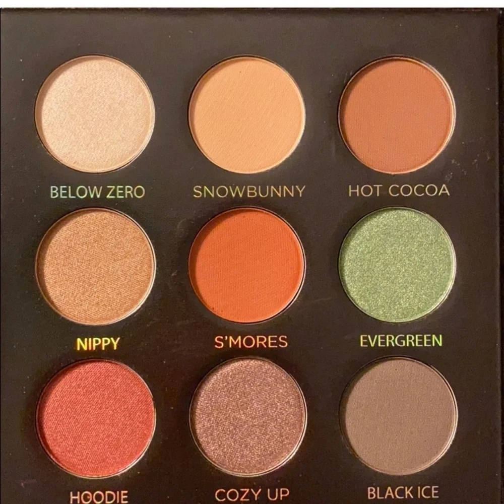 FIRESIDE EYESHADOW PALETTE😍